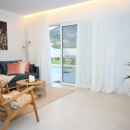 Artemis Apartament Konispol